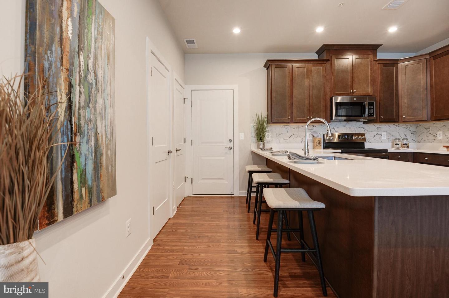 43792 MIDDLEWAY TER, ASHBURN, Virginia 20147, 3 Bedrooms Bedrooms, ,2 BathroomsBathrooms,Residential,For sale,43792 MIDDLEWAY TER,VALO2099996 MLS # VALO2099996