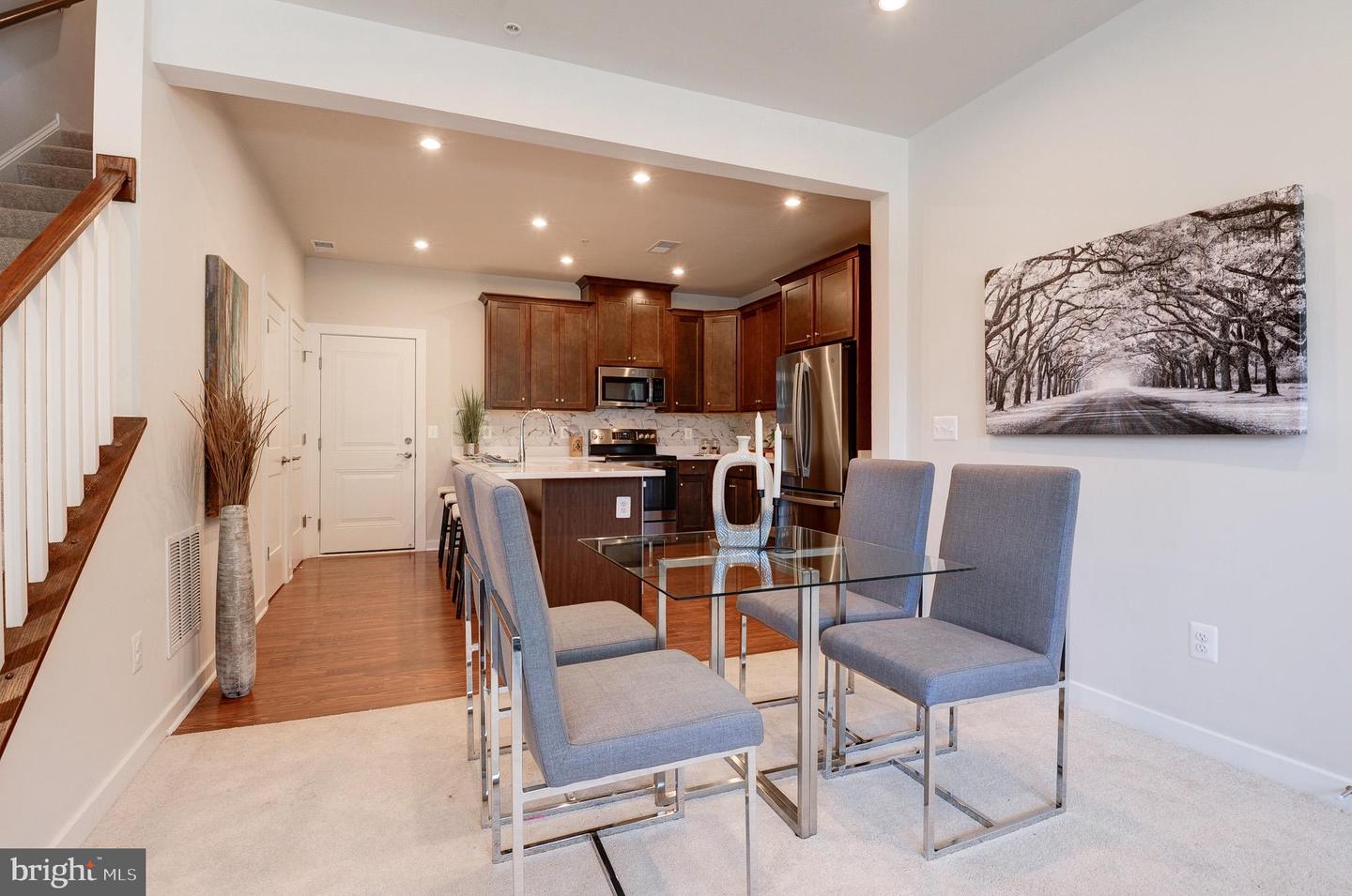 43792 MIDDLEWAY TER, ASHBURN, Virginia 20147, 3 Bedrooms Bedrooms, ,2 BathroomsBathrooms,Residential,For sale,43792 MIDDLEWAY TER,VALO2099996 MLS # VALO2099996