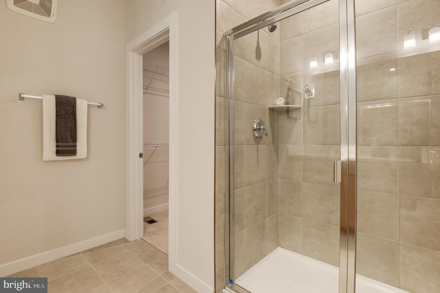 43792 MIDDLEWAY TER, ASHBURN, Virginia 20147, 3 Bedrooms Bedrooms, ,2 BathroomsBathrooms,Residential,For sale,43792 MIDDLEWAY TER,VALO2099996 MLS # VALO2099996