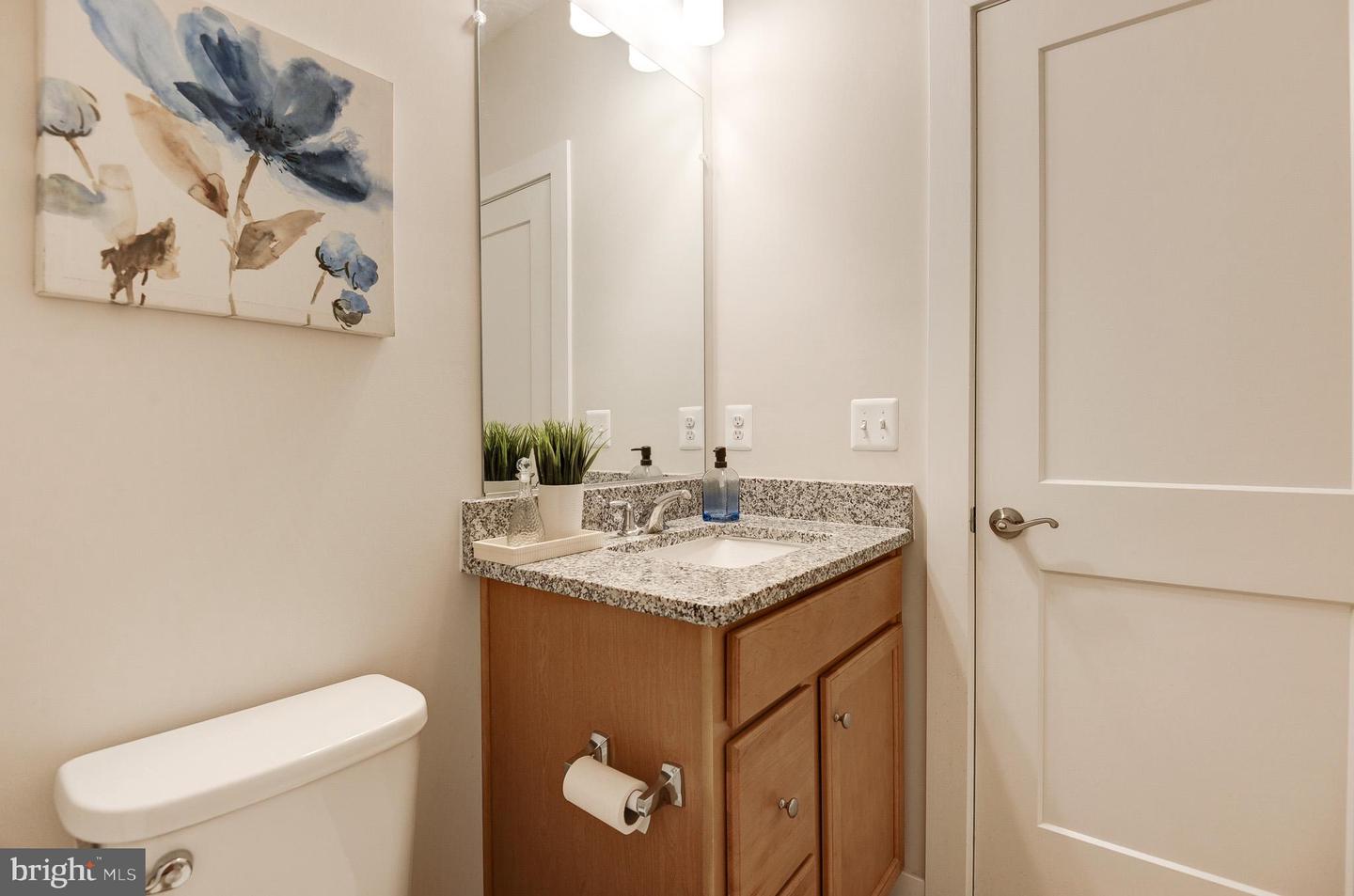 43792 MIDDLEWAY TER, ASHBURN, Virginia 20147, 3 Bedrooms Bedrooms, ,2 BathroomsBathrooms,Residential,For sale,43792 MIDDLEWAY TER,VALO2099996 MLS # VALO2099996