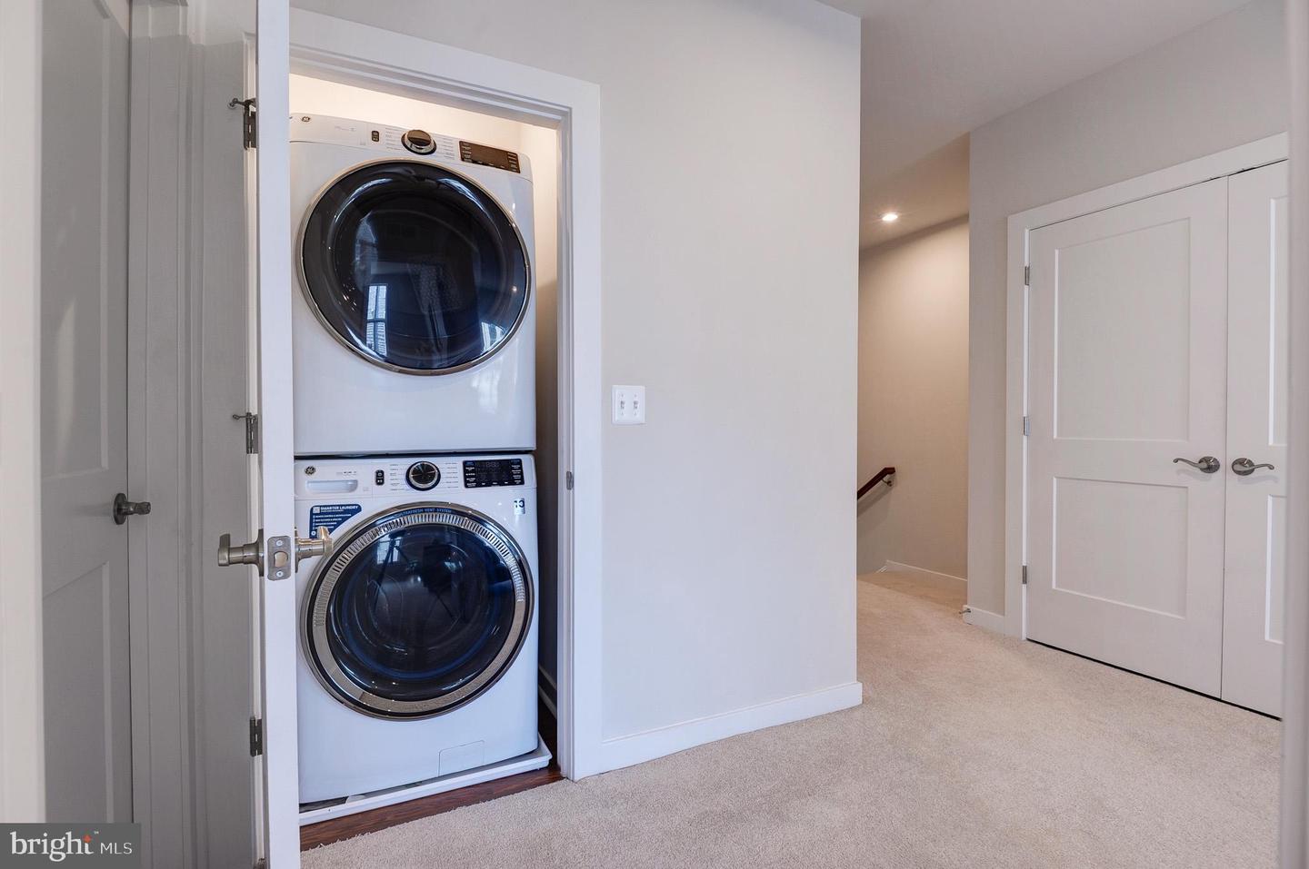 43792 MIDDLEWAY TER, ASHBURN, Virginia 20147, 3 Bedrooms Bedrooms, ,2 BathroomsBathrooms,Residential,For sale,43792 MIDDLEWAY TER,VALO2099996 MLS # VALO2099996