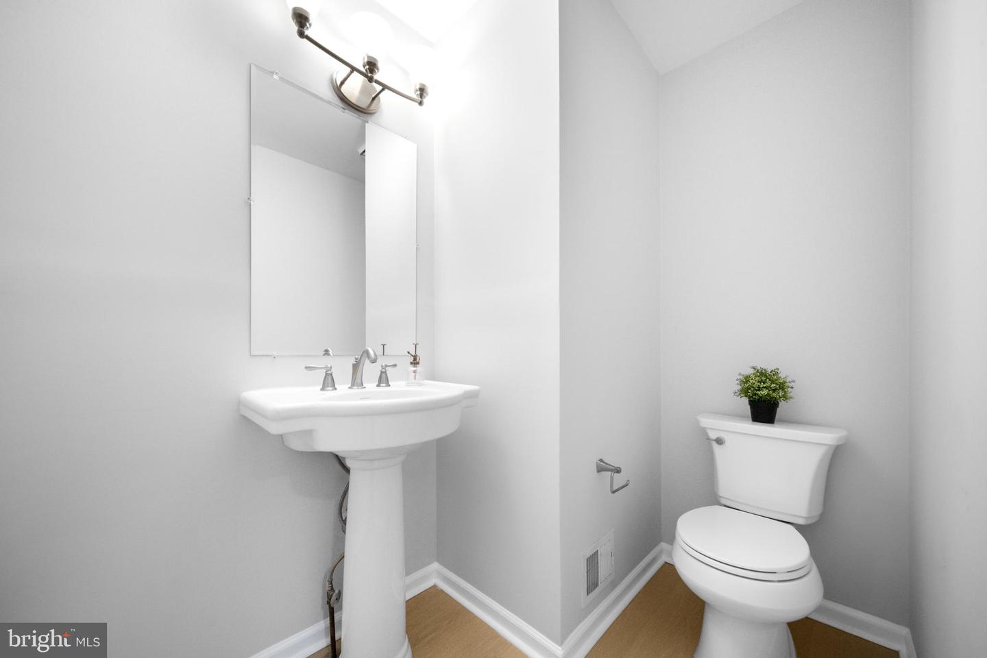 12779 LOST CREEK CT, MANASSAS, Virginia 20112, 4 Bedrooms Bedrooms, ,4 BathroomsBathrooms,Residential,For sale,12779 LOST CREEK CT,VAPW2097510 MLS # VAPW2097510