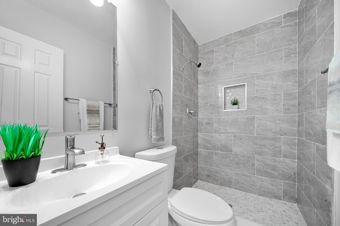 12779 LOST CREEK CT, MANASSAS, Virginia 20112, 4 Bedrooms Bedrooms, ,4 BathroomsBathrooms,Residential,For sale,12779 LOST CREEK CT,VAPW2097510 MLS # VAPW2097510