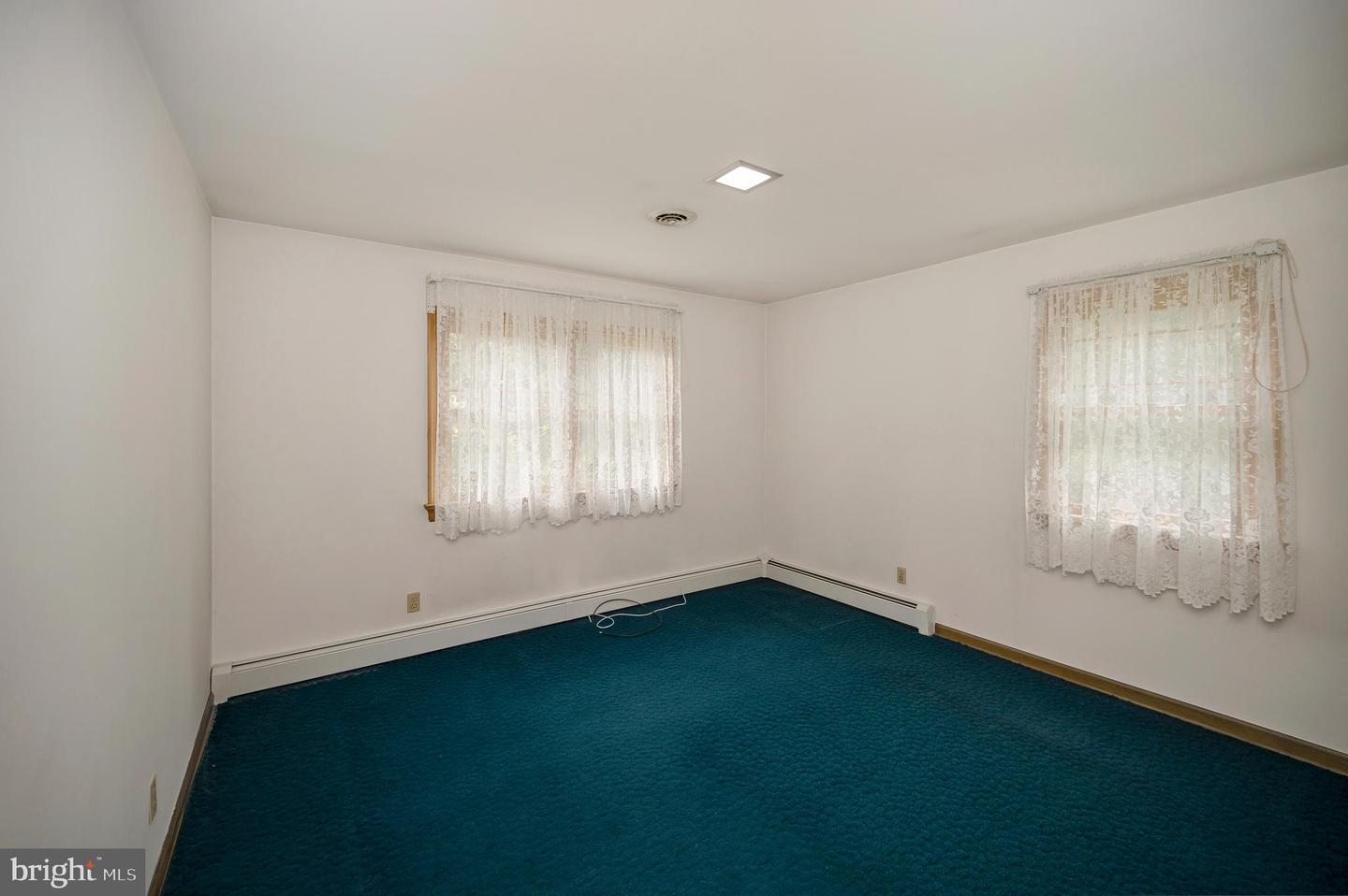 857 MOUNTAIN VIEW RD, FREDERICKSBURG, Virginia 22406, 3 Bedrooms Bedrooms, ,1 BathroomBathrooms,Residential,For sale,857 MOUNTAIN VIEW RD,VAST2040016 MLS # VAST2040016