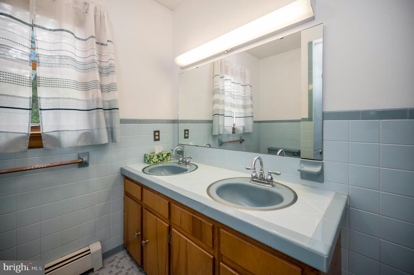 857 MOUNTAIN VIEW RD, FREDERICKSBURG, Virginia 22406, 3 Bedrooms Bedrooms, ,1 BathroomBathrooms,Residential,For sale,857 MOUNTAIN VIEW RD,VAST2040016 MLS # VAST2040016