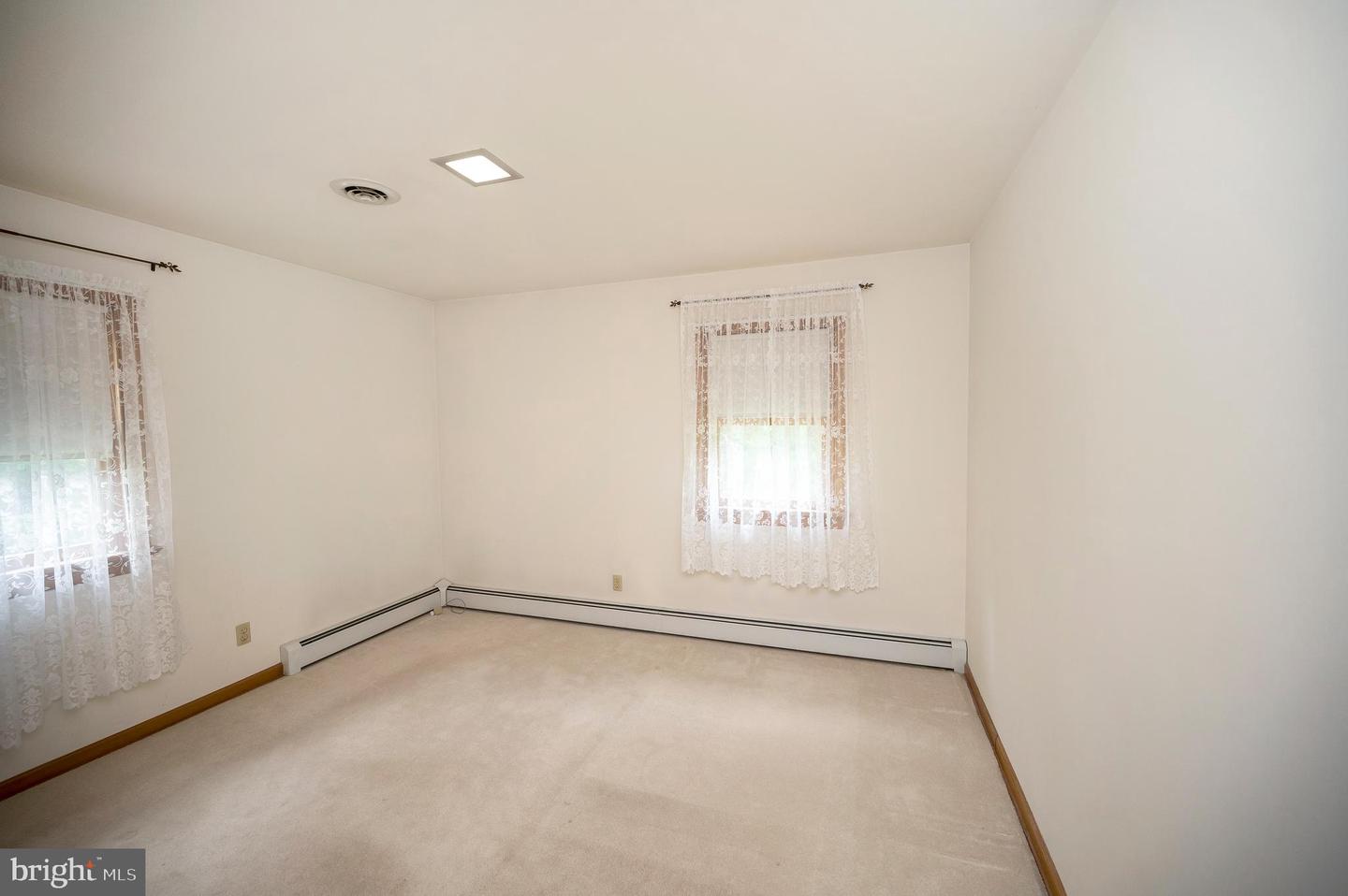 857 MOUNTAIN VIEW RD, FREDERICKSBURG, Virginia 22406, 3 Bedrooms Bedrooms, ,1 BathroomBathrooms,Residential,For sale,857 MOUNTAIN VIEW RD,VAST2040016 MLS # VAST2040016