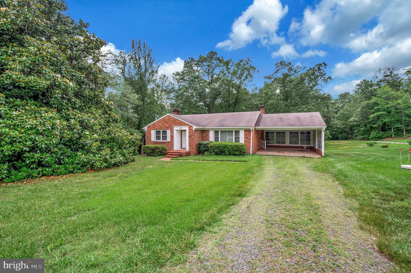 857 MOUNTAIN VIEW RD, FREDERICKSBURG, Virginia 22406, 3 Bedrooms Bedrooms, ,1 BathroomBathrooms,Residential,For sale,857 MOUNTAIN VIEW RD,VAST2040016 MLS # VAST2040016