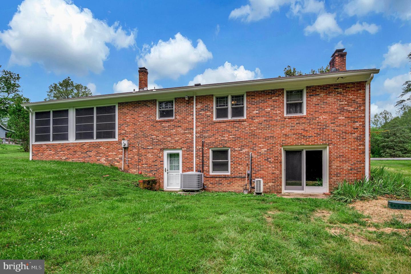 857 MOUNTAIN VIEW RD, FREDERICKSBURG, Virginia 22406, 3 Bedrooms Bedrooms, ,1 BathroomBathrooms,Residential,For sale,857 MOUNTAIN VIEW RD,VAST2040016 MLS # VAST2040016