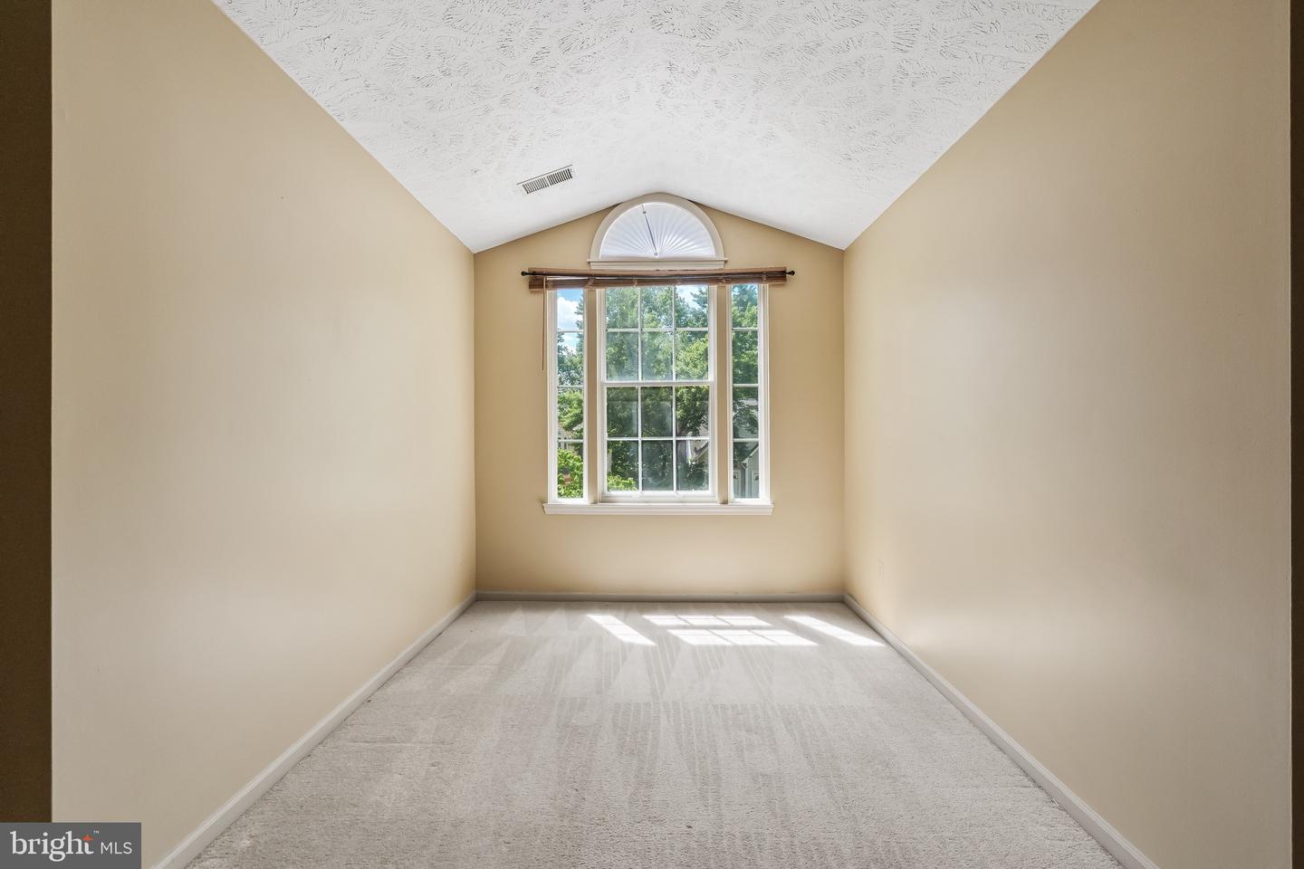 16715 TINTAGEL CT, DUMFRIES, Virginia 22025, 5 Bedrooms Bedrooms, ,3 BathroomsBathrooms,Residential,For sale,16715 TINTAGEL CT,VAPW2097776 MLS # VAPW2097776