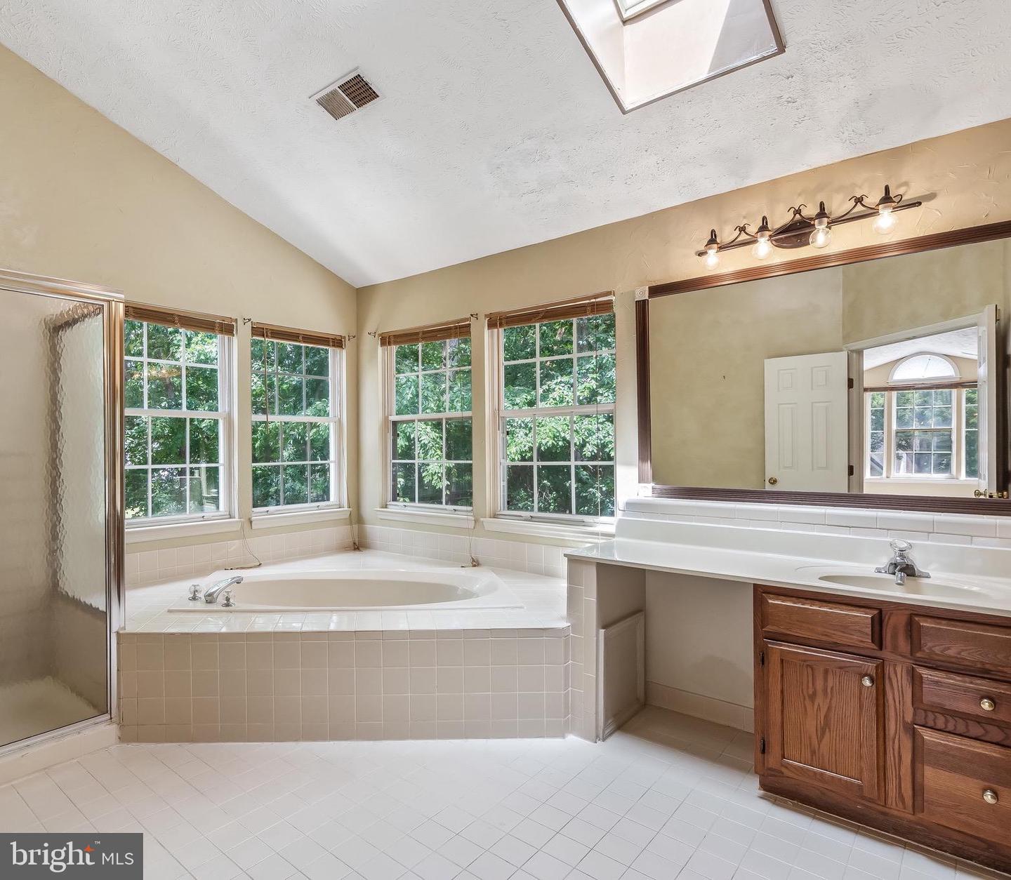 16715 TINTAGEL CT, DUMFRIES, Virginia 22025, 5 Bedrooms Bedrooms, ,3 BathroomsBathrooms,Residential,For sale,16715 TINTAGEL CT,VAPW2097776 MLS # VAPW2097776