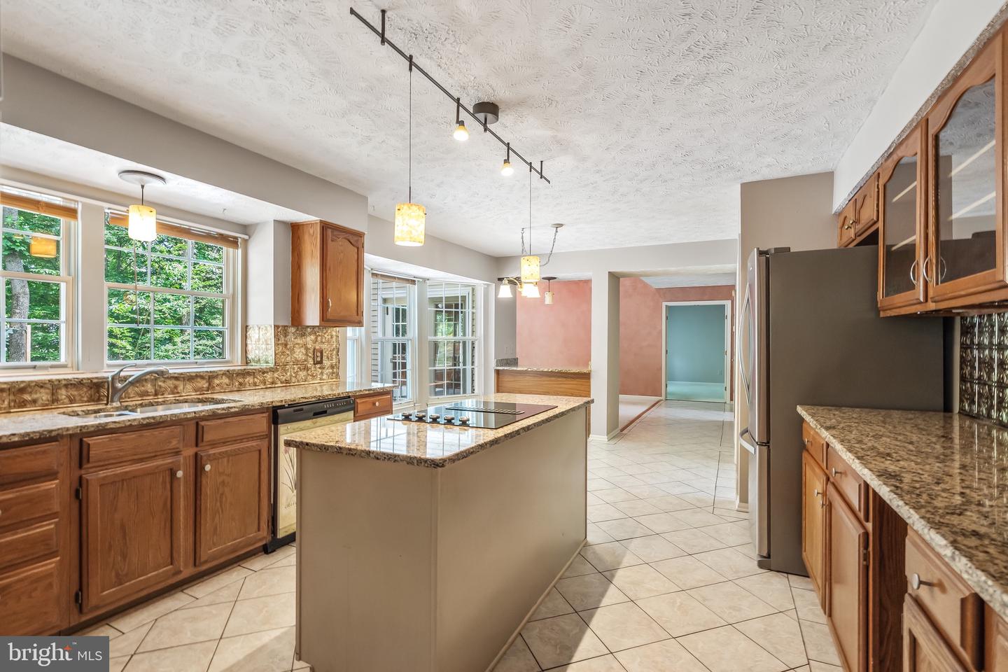 16715 TINTAGEL CT, DUMFRIES, Virginia 22025, 5 Bedrooms Bedrooms, ,3 BathroomsBathrooms,Residential,For sale,16715 TINTAGEL CT,VAPW2097776 MLS # VAPW2097776