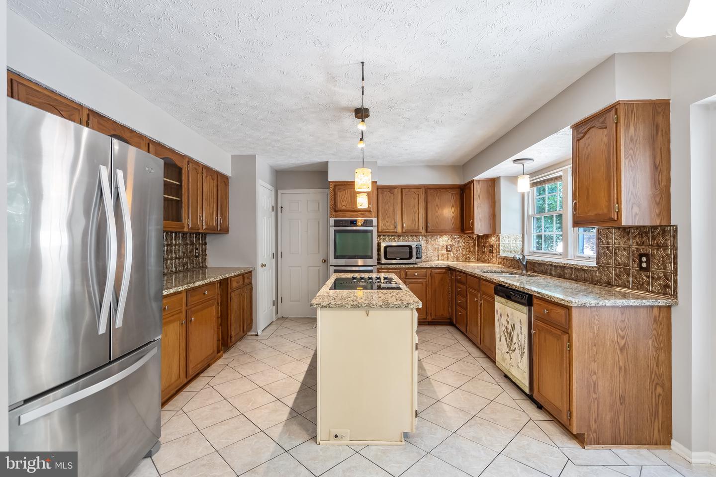 16715 TINTAGEL CT, DUMFRIES, Virginia 22025, 5 Bedrooms Bedrooms, ,3 BathroomsBathrooms,Residential,For sale,16715 TINTAGEL CT,VAPW2097776 MLS # VAPW2097776