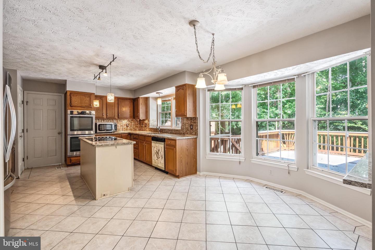 16715 TINTAGEL CT, DUMFRIES, Virginia 22025, 5 Bedrooms Bedrooms, ,3 BathroomsBathrooms,Residential,For sale,16715 TINTAGEL CT,VAPW2097776 MLS # VAPW2097776