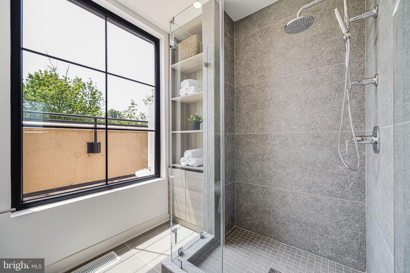 2905 NEWARK ST NW, WASHINGTON, District Of Columbia 20008, 3 Bedrooms Bedrooms, ,2 BathroomsBathrooms,Residential,For sale,2905 NEWARK ST NW,DCDC2207396 MLS # DCDC2207396