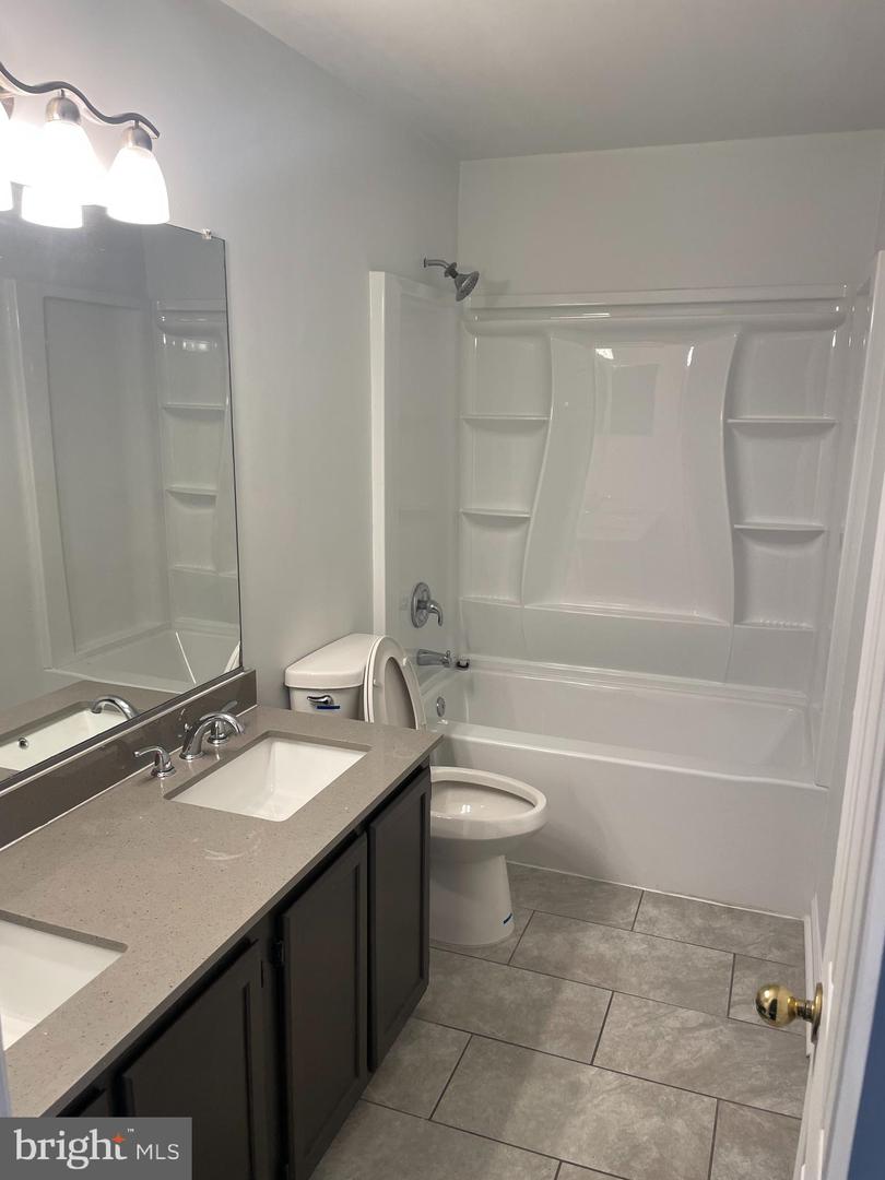 14621 STREAM POND DR, CENTREVILLE, Virginia 20120, 4 Bedrooms Bedrooms, ,3 BathroomsBathrooms,Residential,For sale,14621 STREAM POND DR,VAFX2249994 MLS # VAFX2249994
