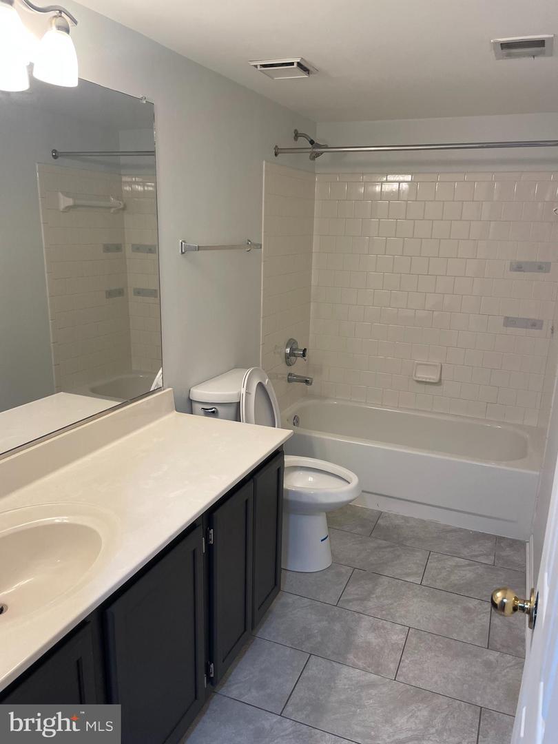 14621 STREAM POND DR, CENTREVILLE, Virginia 20120, 4 Bedrooms Bedrooms, ,3 BathroomsBathrooms,Residential,For sale,14621 STREAM POND DR,VAFX2249994 MLS # VAFX2249994