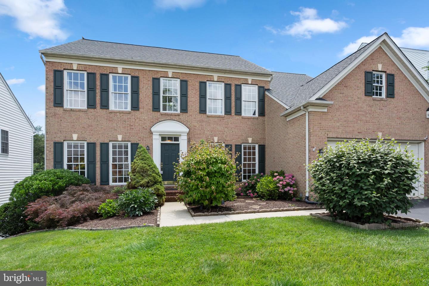 5617 JAMES GUNNELL LN, ALEXANDRIA, Virginia 22310, 5 Bedrooms Bedrooms, ,4 BathroomsBathrooms,Residential,For sale,5617 JAMES GUNNELL LN,VAFX2250006 MLS # VAFX2250006