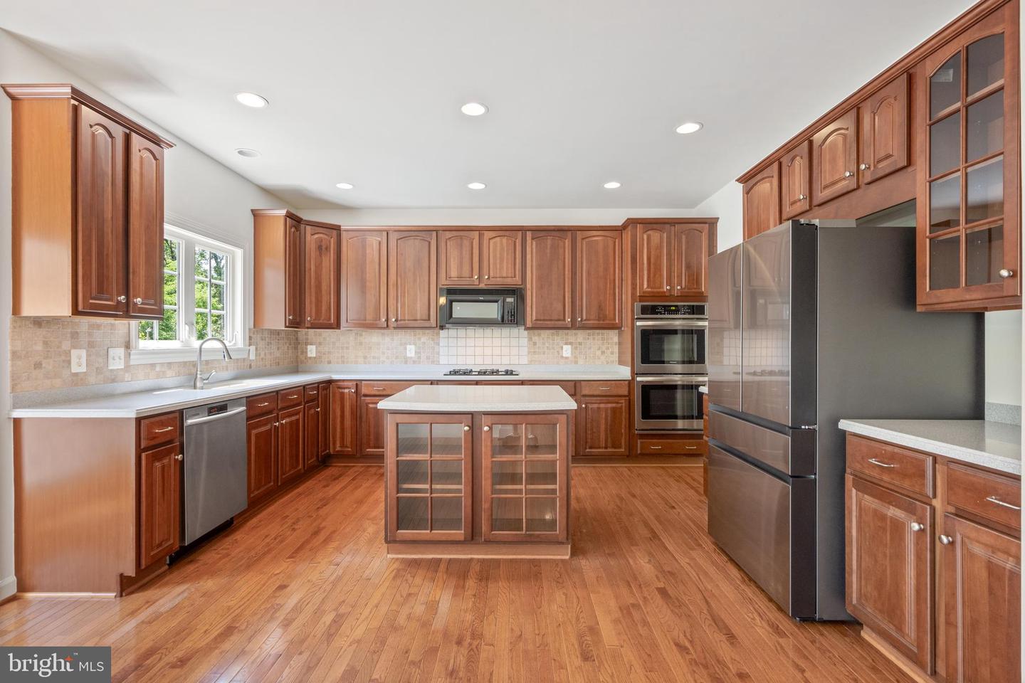 5617 JAMES GUNNELL LN, ALEXANDRIA, Virginia 22310, 5 Bedrooms Bedrooms, ,4 BathroomsBathrooms,Residential,For sale,5617 JAMES GUNNELL LN,VAFX2250006 MLS # VAFX2250006