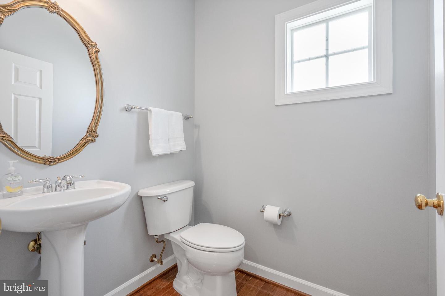 5617 JAMES GUNNELL LN, ALEXANDRIA, Virginia 22310, 5 Bedrooms Bedrooms, ,4 BathroomsBathrooms,Residential,For sale,5617 JAMES GUNNELL LN,VAFX2250006 MLS # VAFX2250006