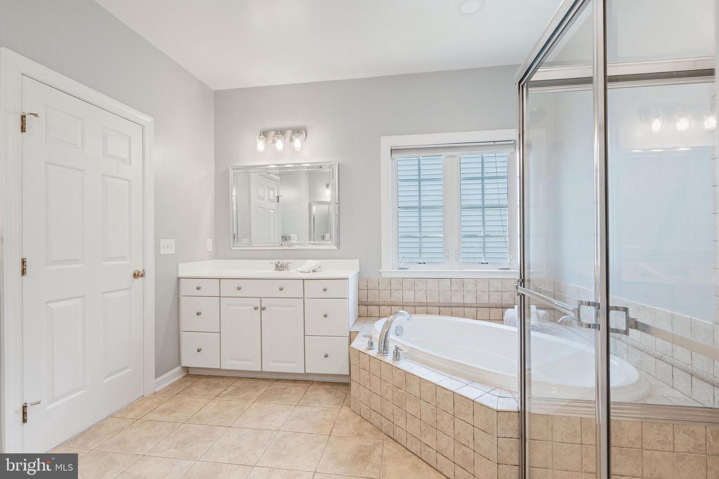 5617 JAMES GUNNELL LN, ALEXANDRIA, Virginia 22310, 5 Bedrooms Bedrooms, ,4 BathroomsBathrooms,Residential,For sale,5617 JAMES GUNNELL LN,VAFX2250006 MLS # VAFX2250006