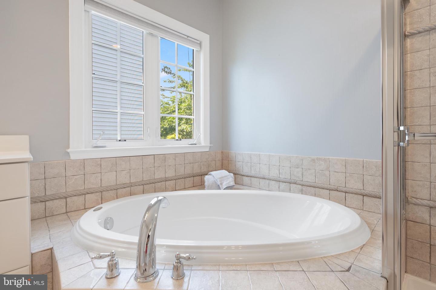 5617 JAMES GUNNELL LN, ALEXANDRIA, Virginia 22310, 5 Bedrooms Bedrooms, ,4 BathroomsBathrooms,Residential,For sale,5617 JAMES GUNNELL LN,VAFX2250006 MLS # VAFX2250006
