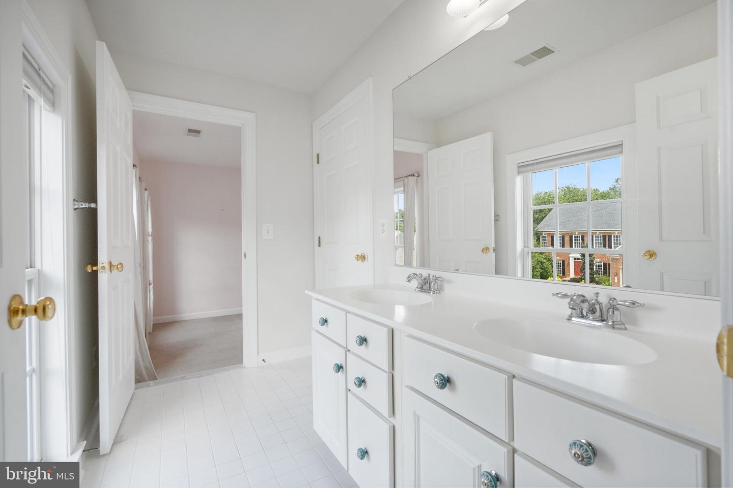 5617 JAMES GUNNELL LN, ALEXANDRIA, Virginia 22310, 5 Bedrooms Bedrooms, ,4 BathroomsBathrooms,Residential,For sale,5617 JAMES GUNNELL LN,VAFX2250006 MLS # VAFX2250006