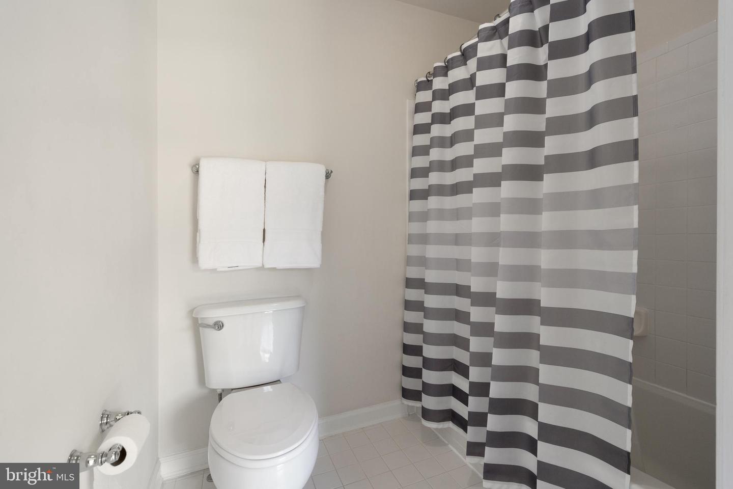 5617 JAMES GUNNELL LN, ALEXANDRIA, Virginia 22310, 5 Bedrooms Bedrooms, ,4 BathroomsBathrooms,Residential,For sale,5617 JAMES GUNNELL LN,VAFX2250006 MLS # VAFX2250006