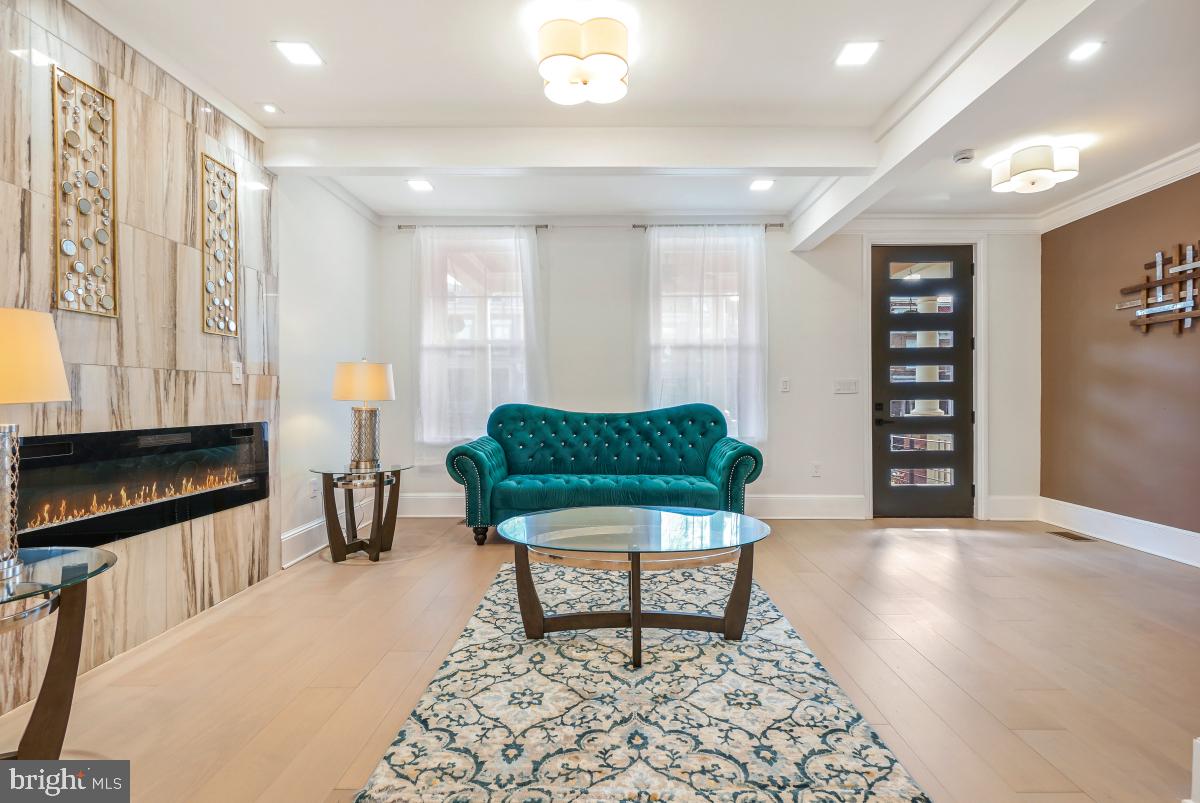 4420 15TH ST NW, WASHINGTON, District Of Columbia 20011, 4 Bedrooms Bedrooms, ,3 BathroomsBathrooms,Residential,For sale,4420 15TH ST NW,DCDC2207432 MLS # DCDC2207432