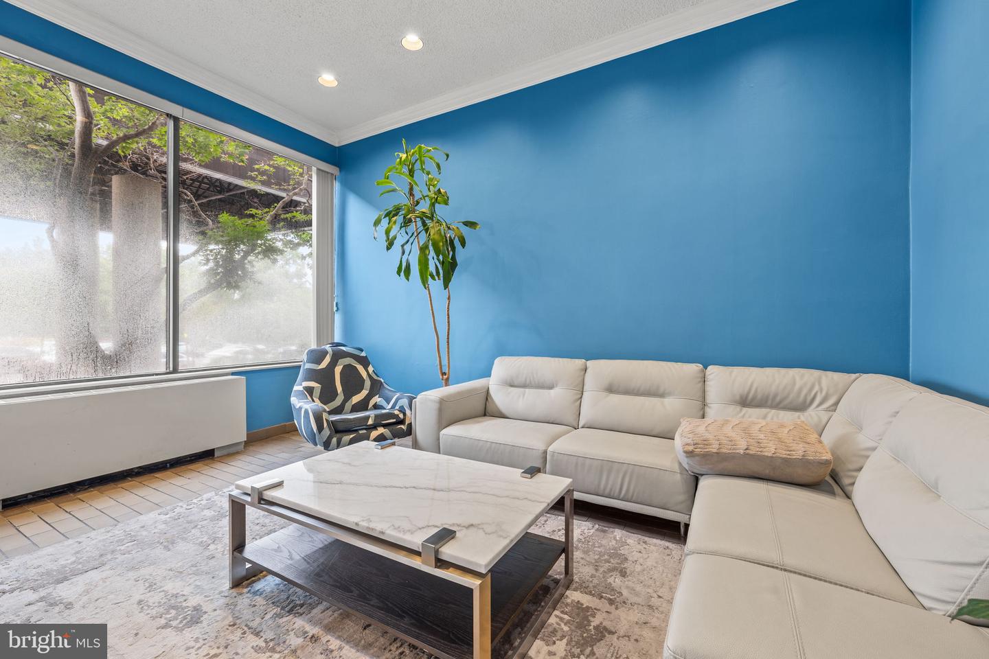 5340 HOLMES RUN PKWY #614, ALEXANDRIA, Virginia 22304, 3 Bedrooms Bedrooms, ,2 BathroomsBathrooms,Residential,For sale,5340 HOLMES RUN PKWY #614,VAAX2046830 MLS # VAAX2046830
