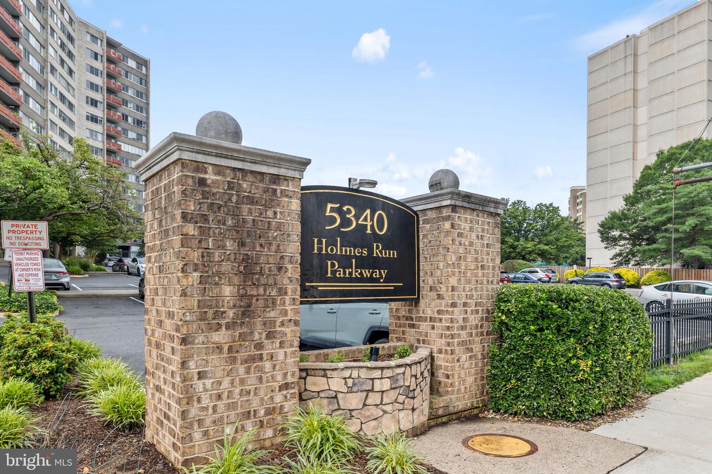 5340 HOLMES RUN PKWY #614, ALEXANDRIA, Virginia 22304, 3 Bedrooms Bedrooms, ,2 BathroomsBathrooms,Residential,For sale,5340 HOLMES RUN PKWY #614,VAAX2046830 MLS # VAAX2046830