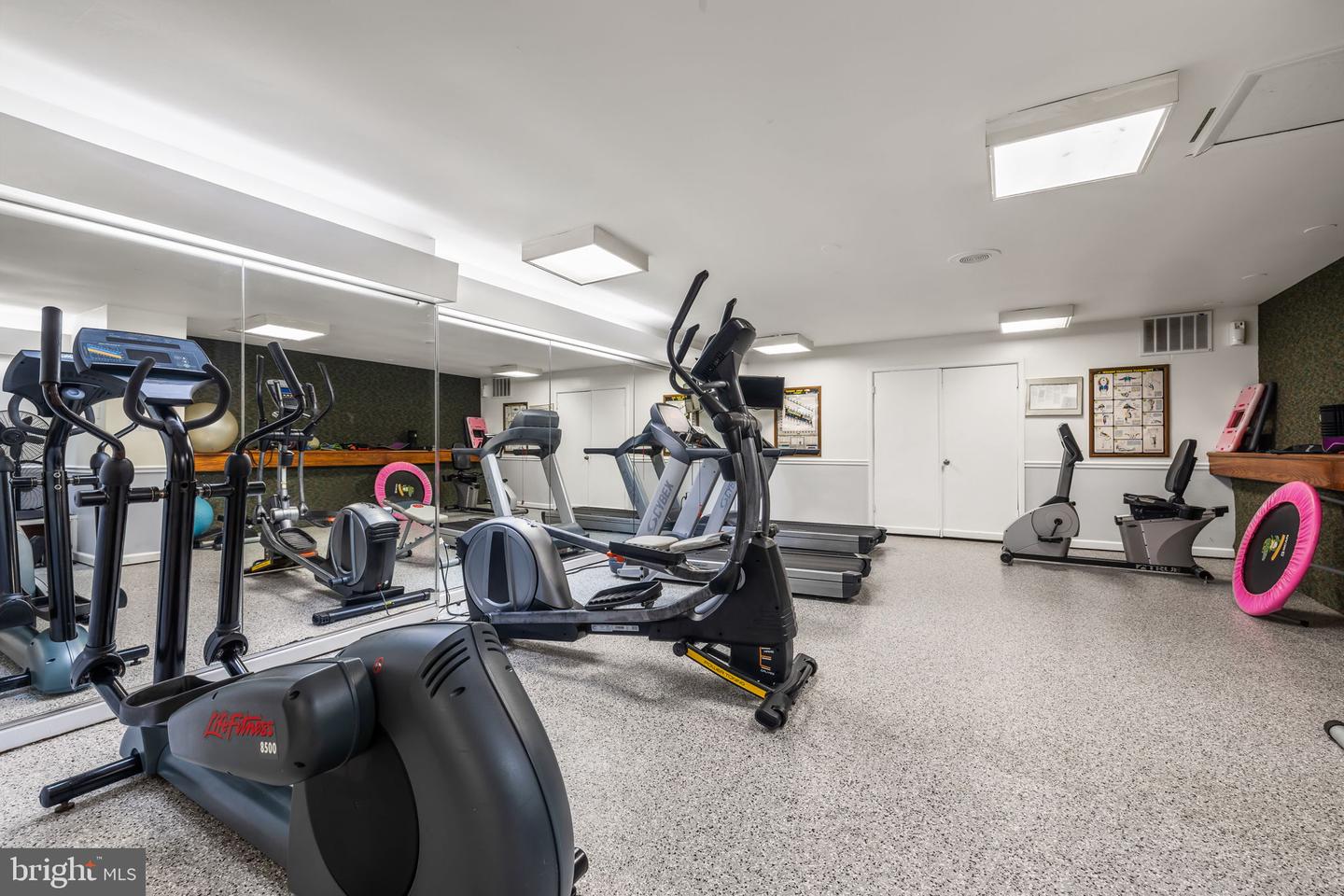 5340 HOLMES RUN PKWY #614, ALEXANDRIA, Virginia 22304, 3 Bedrooms Bedrooms, ,2 BathroomsBathrooms,Residential,For sale,5340 HOLMES RUN PKWY #614,VAAX2046830 MLS # VAAX2046830