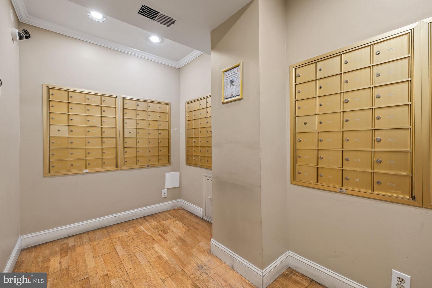 5340 HOLMES RUN PKWY #614, ALEXANDRIA, Virginia 22304, 3 Bedrooms Bedrooms, ,2 BathroomsBathrooms,Residential,For sale,5340 HOLMES RUN PKWY #614,VAAX2046830 MLS # VAAX2046830