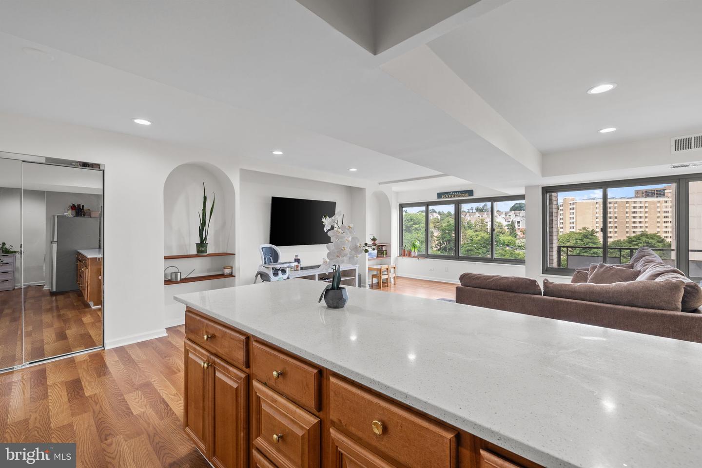5340 HOLMES RUN PKWY #614, ALEXANDRIA, Virginia 22304, 3 Bedrooms Bedrooms, ,2 BathroomsBathrooms,Residential,For sale,5340 HOLMES RUN PKWY #614,VAAX2046830 MLS # VAAX2046830