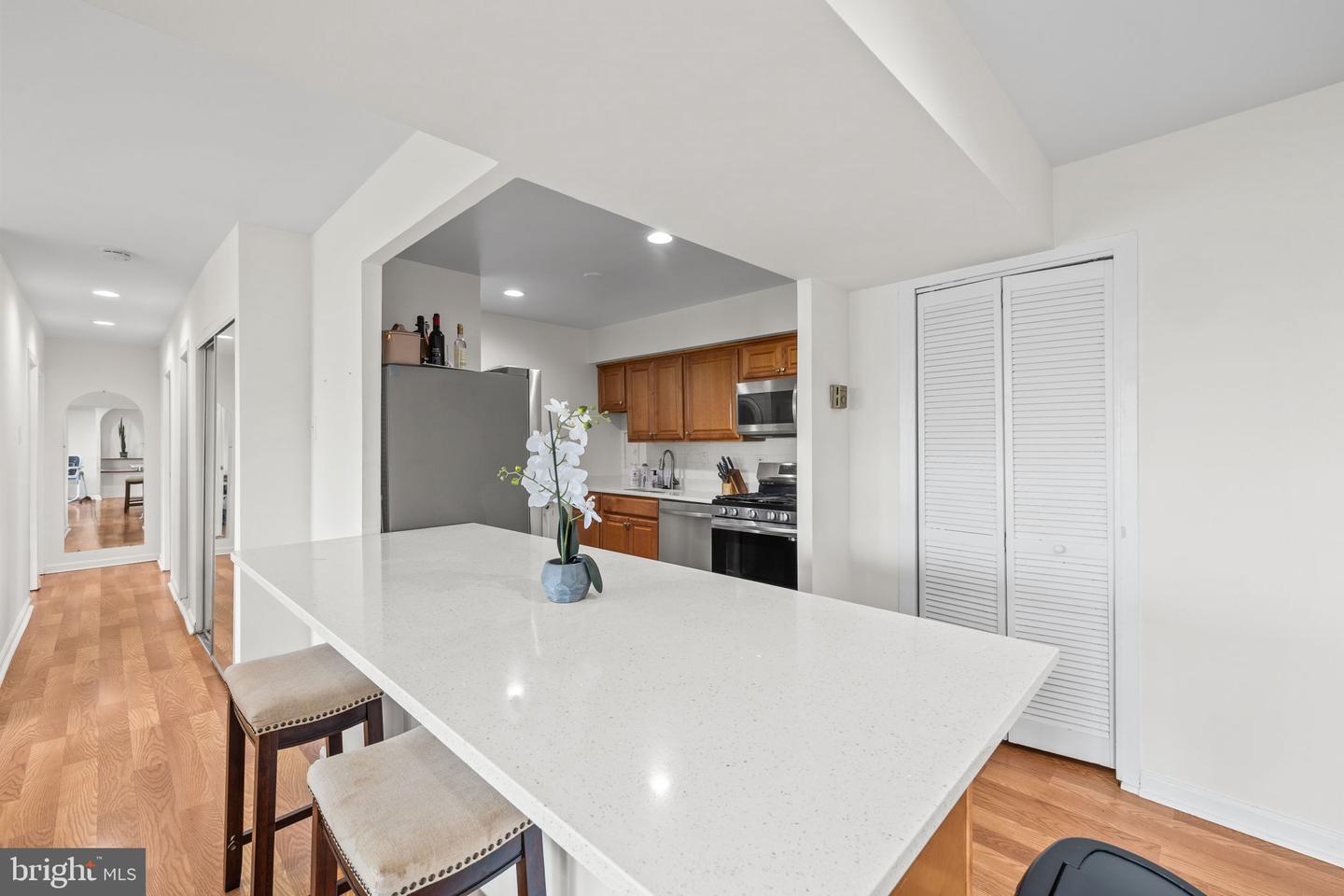 5340 HOLMES RUN PKWY #614, ALEXANDRIA, Virginia 22304, 3 Bedrooms Bedrooms, ,2 BathroomsBathrooms,Residential,For sale,5340 HOLMES RUN PKWY #614,VAAX2046830 MLS # VAAX2046830