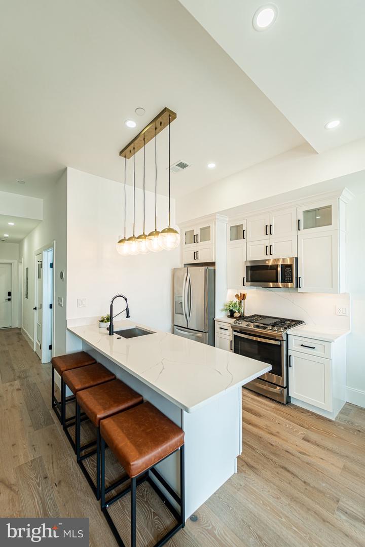 2517 ONTARIO RD NW #7, WASHINGTON, District Of Columbia 20009, 3 Bedrooms Bedrooms, ,2 BathroomsBathrooms,Residential,For sale,2517 ONTARIO RD NW #7,DCDC2207110 MLS # DCDC2207110