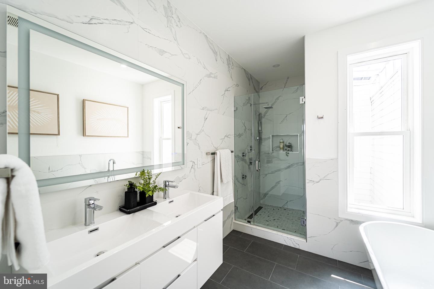 2517 ONTARIO RD NW #7, WASHINGTON, District Of Columbia 20009, 3 Bedrooms Bedrooms, ,2 BathroomsBathrooms,Residential,For sale,2517 ONTARIO RD NW #7,DCDC2207110 MLS # DCDC2207110