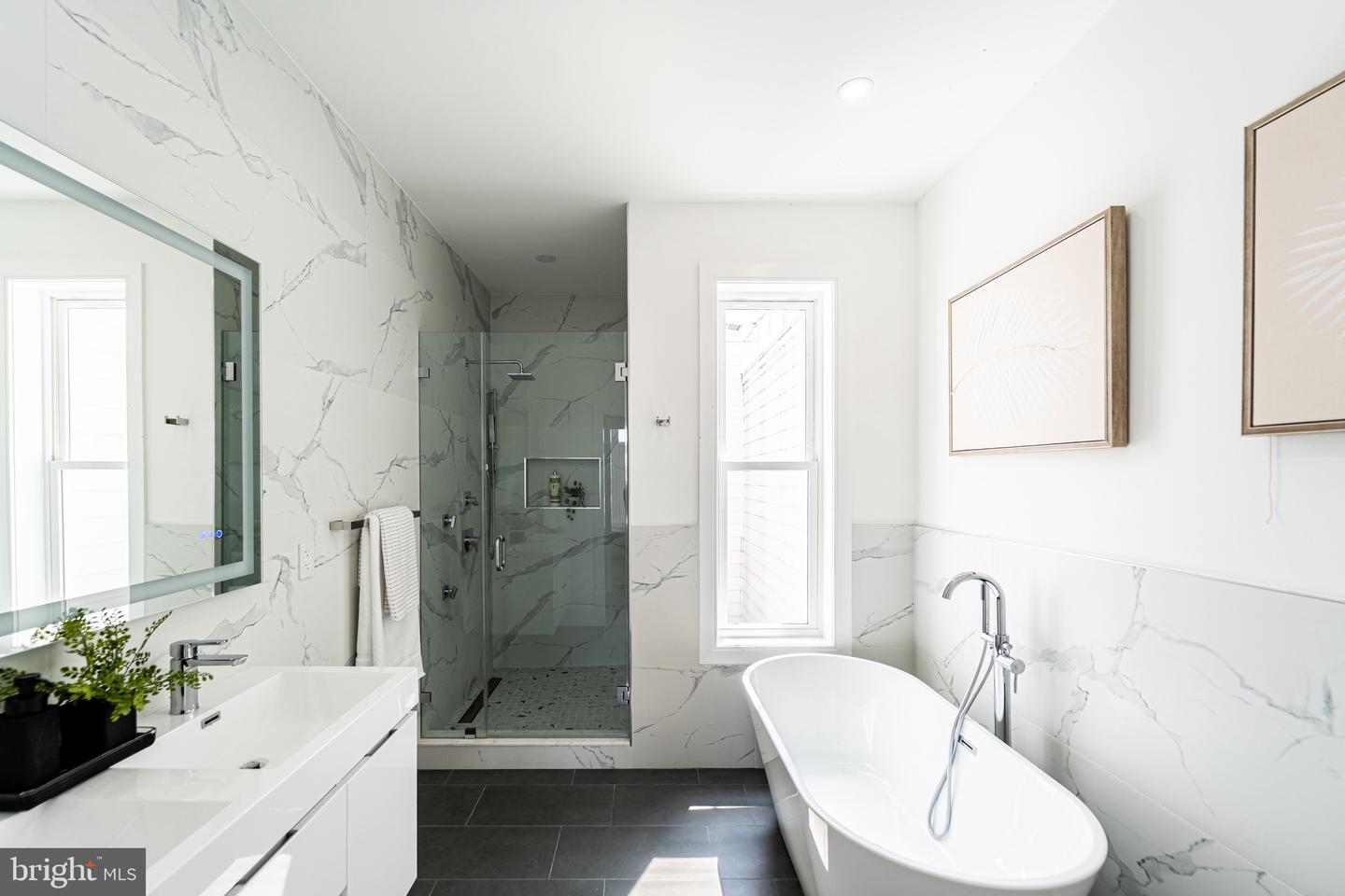2517 ONTARIO RD NW #7, WASHINGTON, District Of Columbia 20009, 3 Bedrooms Bedrooms, ,2 BathroomsBathrooms,Residential,For sale,2517 ONTARIO RD NW #7,DCDC2207110 MLS # DCDC2207110