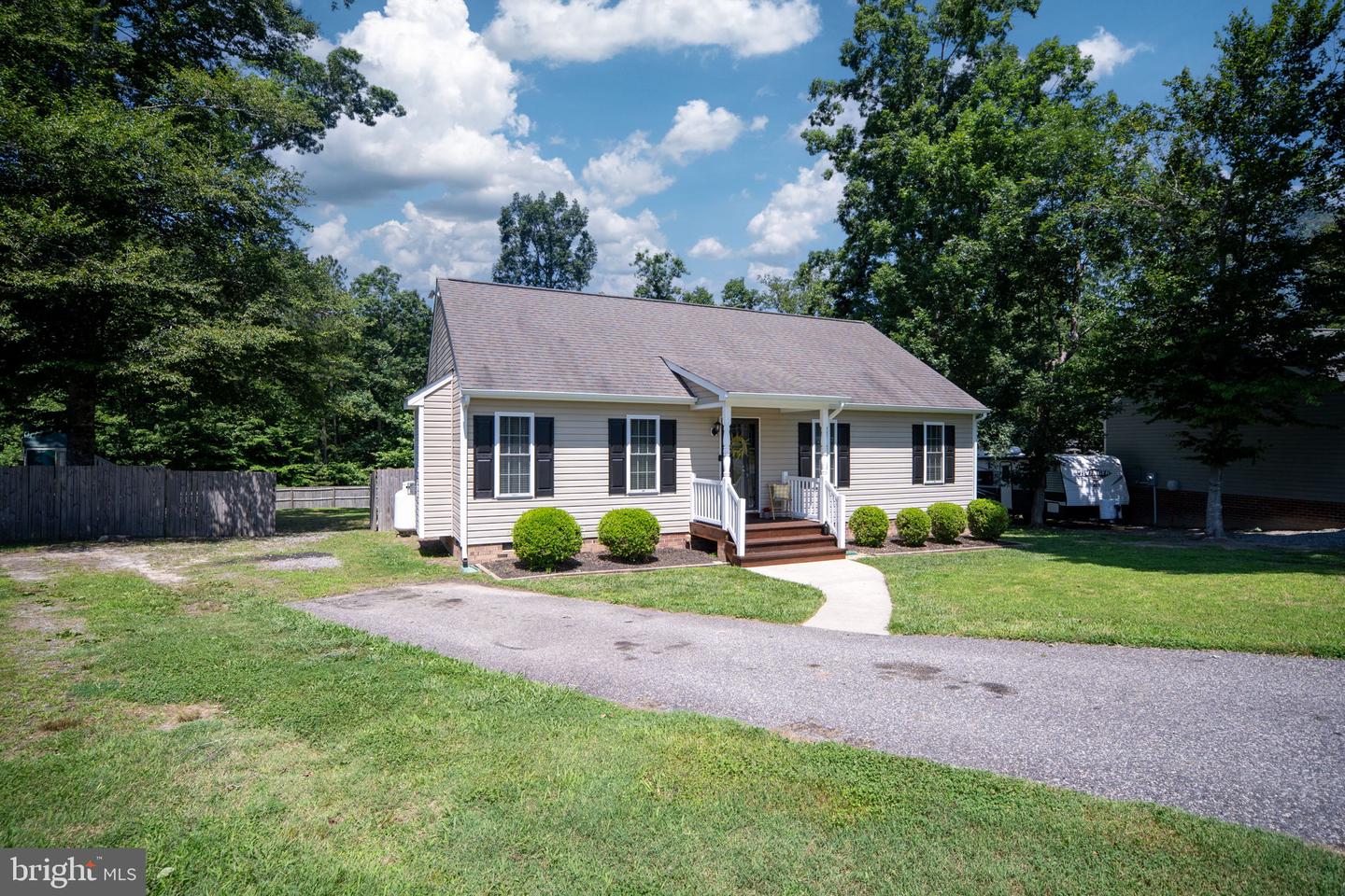 104 ST CHARLES CT, AYLETT, Virginia 23009, 3 Bedrooms Bedrooms, ,2 BathroomsBathrooms,Residential,For sale,104 ST CHARLES CT,VAKW2000240 MLS # VAKW2000240