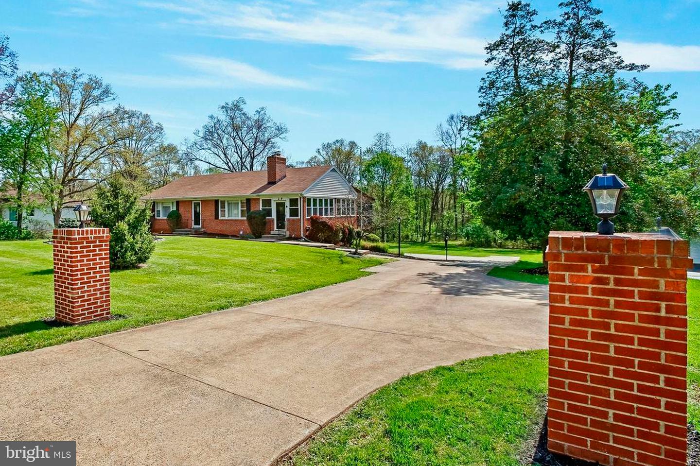 29 CEDAR DR, STERLING, Virginia 20164, 3 Bedrooms Bedrooms, ,1 BathroomBathrooms,Residential,For sale,29 CEDAR DR,VALO2100264 MLS # VALO2100264
