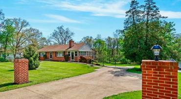 29 CEDAR DR, STERLING, Virginia 20164, 3 Bedrooms Bedrooms, ,1 BathroomBathrooms,Residential,For sale,29 CEDAR DR,VALO2100264 MLS # VALO2100264