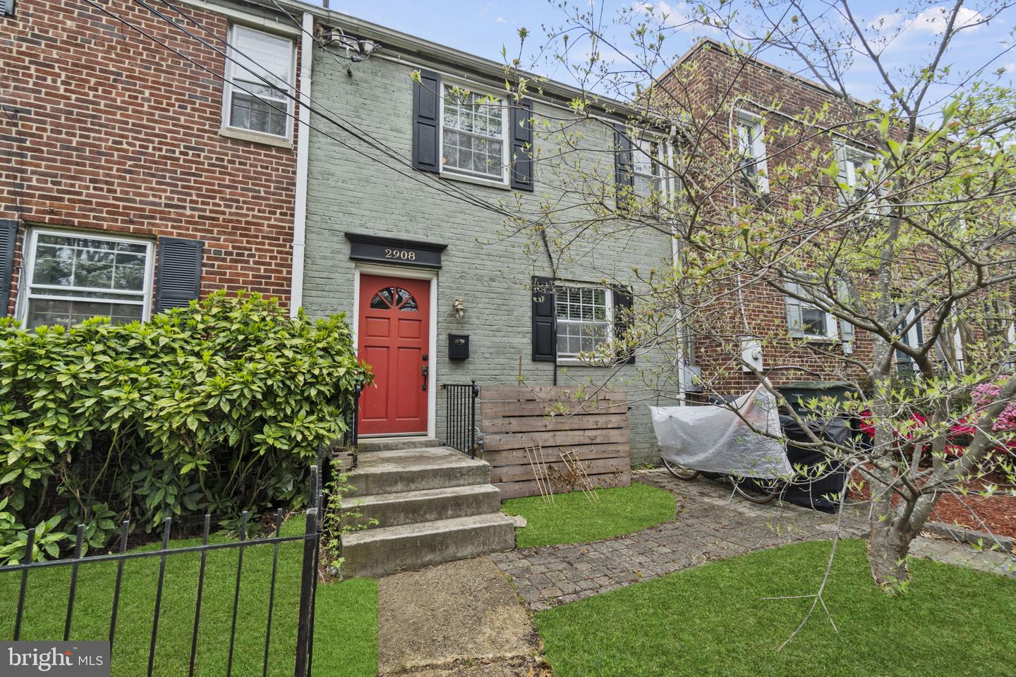 2908 LANDOVER ST, ALEXANDRIA, Virginia 22305, 3 Bedrooms Bedrooms, ,2 BathroomsBathrooms,Residential,For sale,2908 LANDOVER ST,VAAX2046852 MLS # VAAX2046852