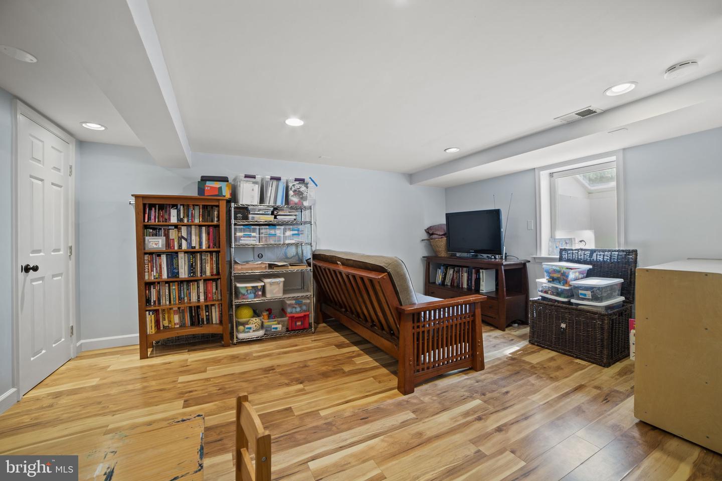 2908 LANDOVER ST, ALEXANDRIA, Virginia 22305, 3 Bedrooms Bedrooms, ,2 BathroomsBathrooms,Residential,For sale,2908 LANDOVER ST,VAAX2046852 MLS # VAAX2046852