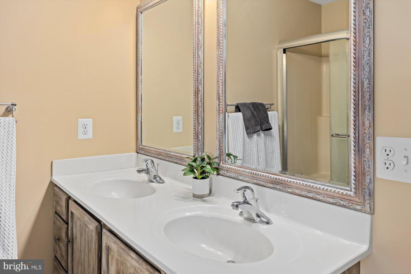 9330 SUNSHINE SCHOOL RD, WOODFORD, Virginia 22580, 4 Bedrooms Bedrooms, ,3 BathroomsBathrooms,Residential,For sale,9330 SUNSHINE SCHOOL RD,VACV2008356 MLS # VACV2008356