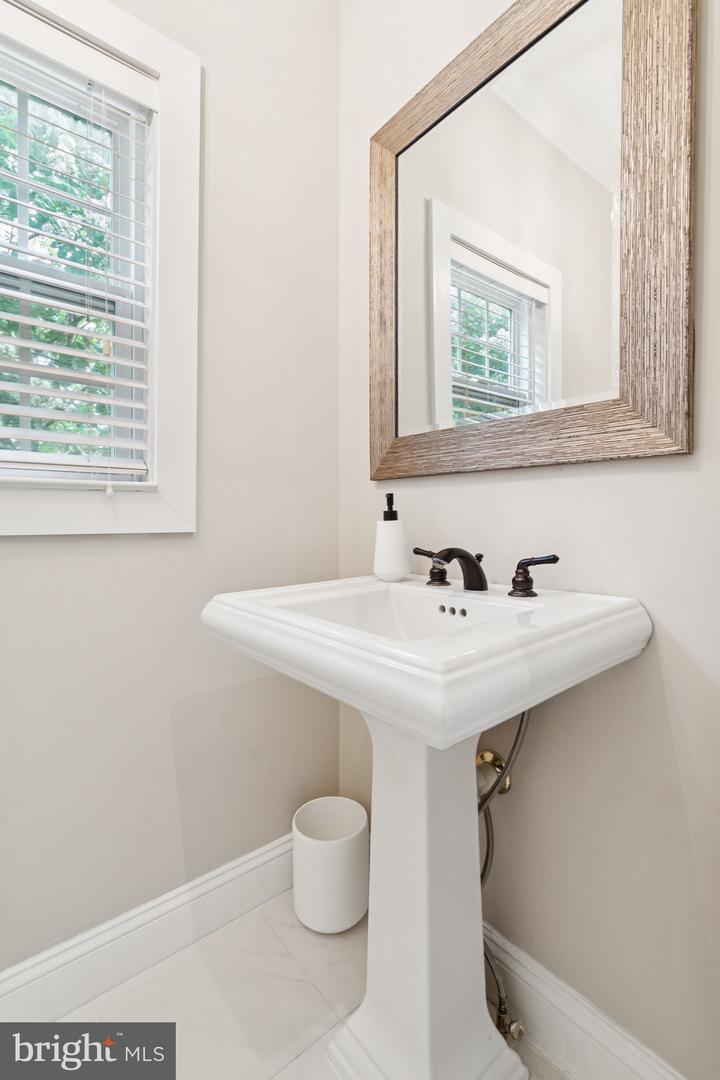 485 SPRING ST, HERNDON, Virginia 20170, 4 Bedrooms Bedrooms, ,5 BathroomsBathrooms,Residential,For sale,485 SPRING ST,VAFX2249384 MLS # VAFX2249384