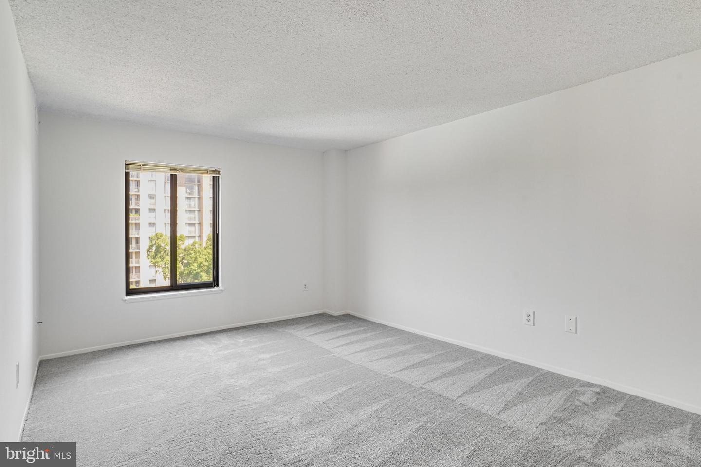 4500 S FOUR MILE RUN DR, ARLINGTON, Virginia 22204, 2 Bedrooms Bedrooms, ,2 BathroomsBathrooms,Residential,For sale,4500 S FOUR MILE RUN DR,VAAR2059662 MLS # VAAR2059662