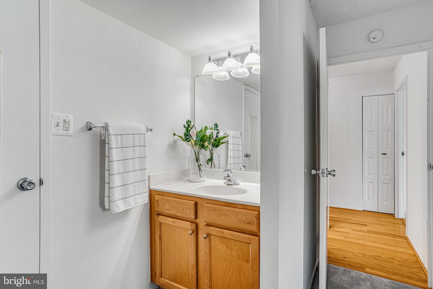 4500 S FOUR MILE RUN DR, ARLINGTON, Virginia 22204, 2 Bedrooms Bedrooms, ,2 BathroomsBathrooms,Residential,For sale,4500 S FOUR MILE RUN DR,VAAR2059662 MLS # VAAR2059662