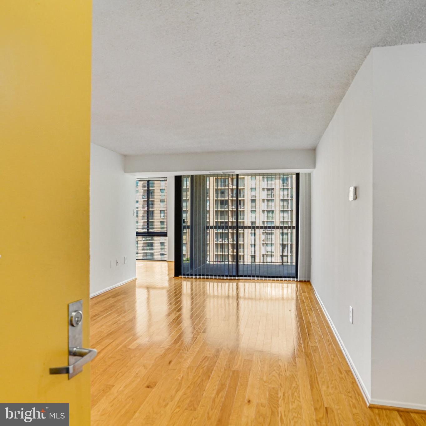 4500 S FOUR MILE RUN DR, ARLINGTON, Virginia 22204, 2 Bedrooms Bedrooms, ,2 BathroomsBathrooms,Residential,For sale,4500 S FOUR MILE RUN DR,VAAR2059662 MLS # VAAR2059662