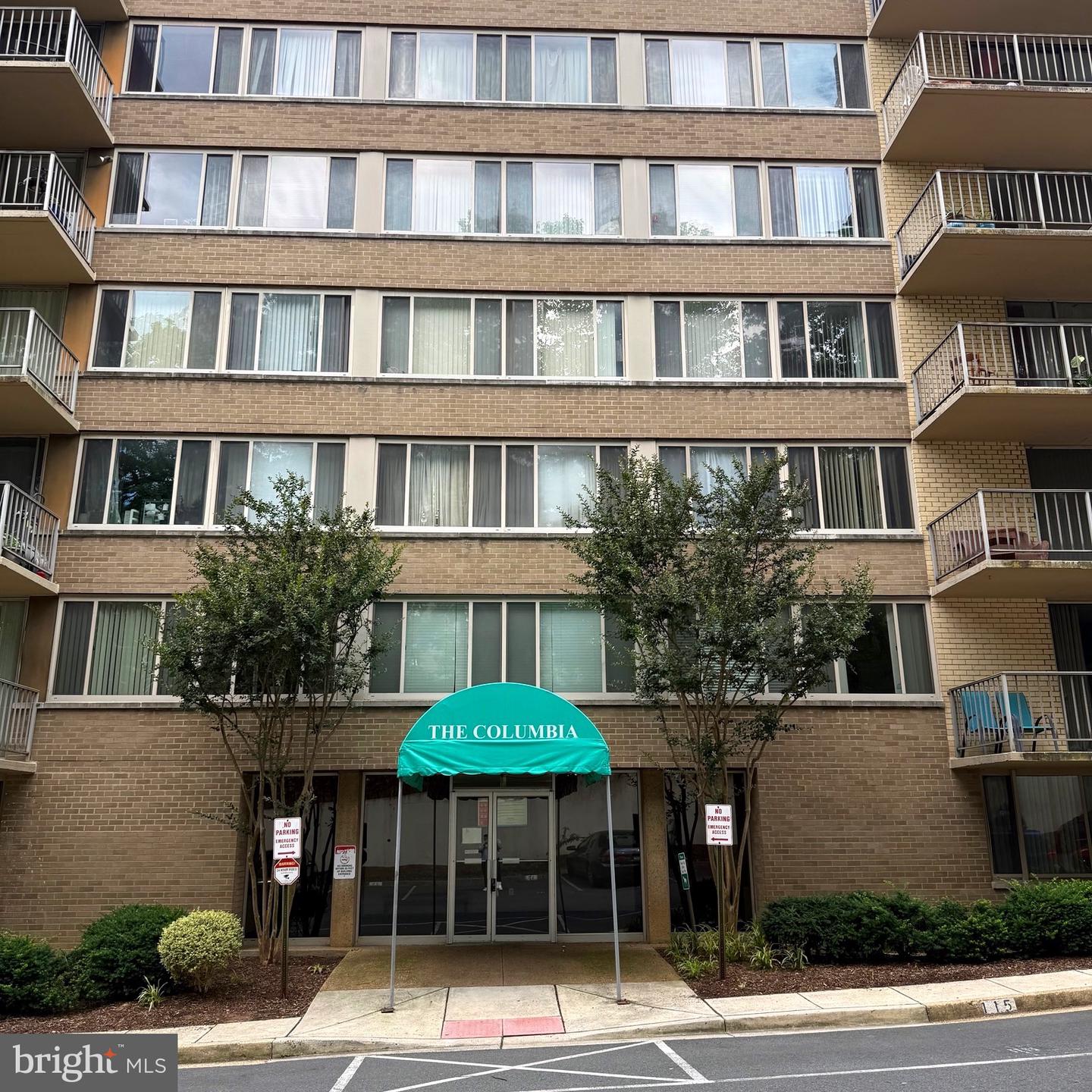 5565 COLUMBIA PIKE #210, ARLINGTON, Virginia 22204, 1 Bedroom Bedrooms, ,1 BathroomBathrooms,Residential,For sale,5565 COLUMBIA PIKE #210,VAAR2059670 MLS # VAAR2059670