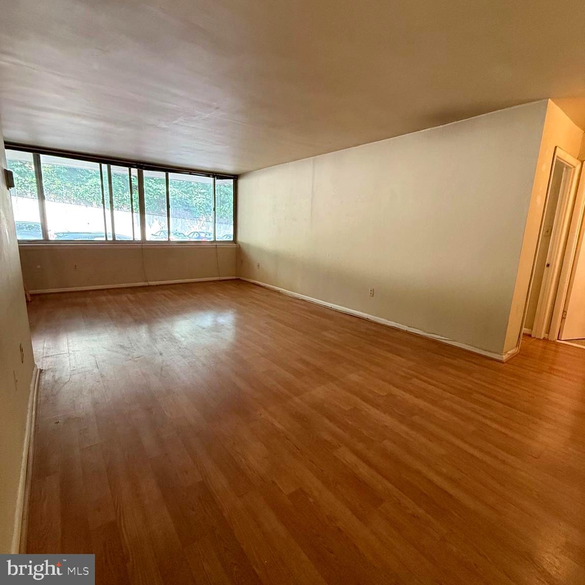 5565 COLUMBIA PIKE #210, ARLINGTON, Virginia 22204, 1 Bedroom Bedrooms, ,1 BathroomBathrooms,Residential,For sale,5565 COLUMBIA PIKE #210,VAAR2059670 MLS # VAAR2059670