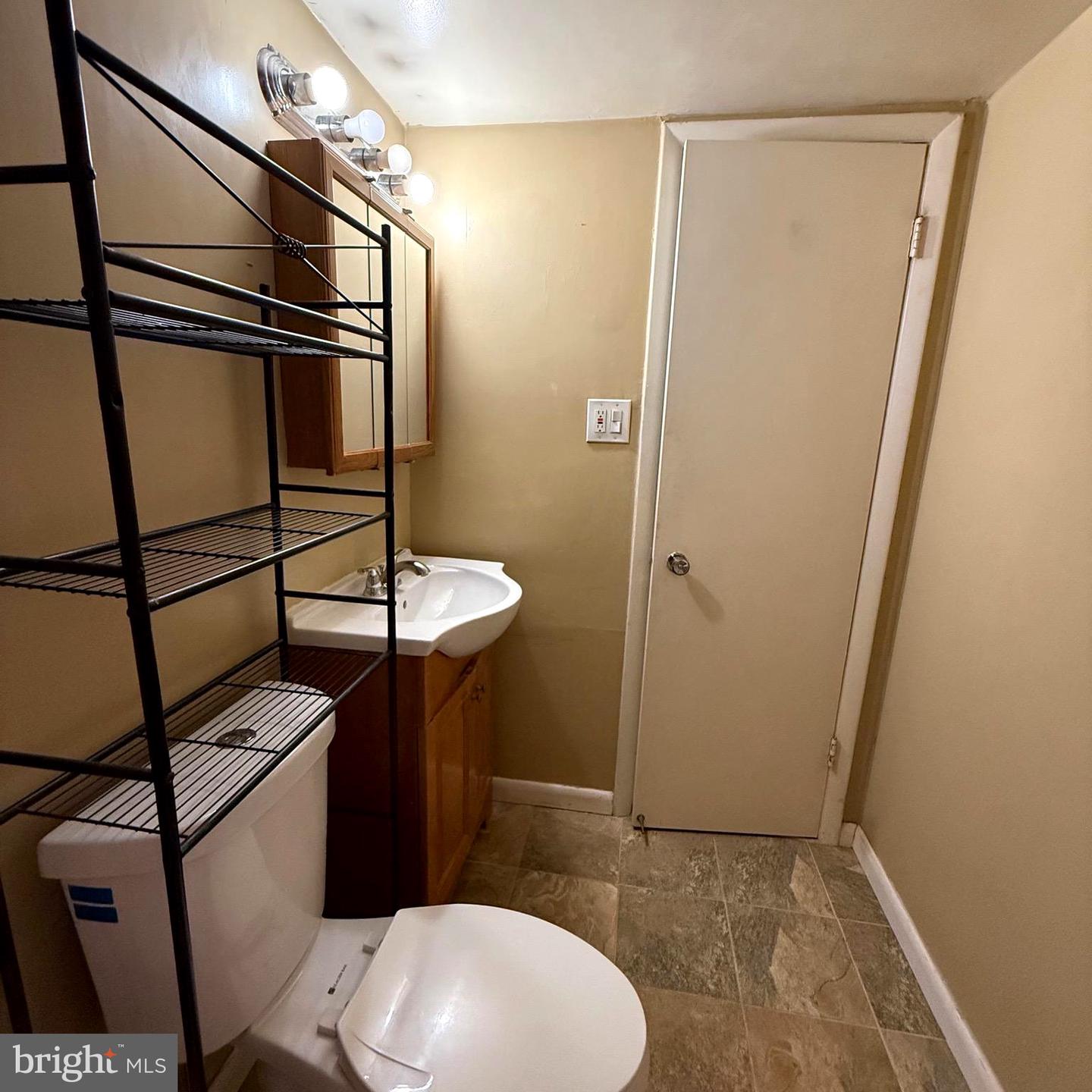 5565 COLUMBIA PIKE #210, ARLINGTON, Virginia 22204, 1 Bedroom Bedrooms, ,1 BathroomBathrooms,Residential,For sale,5565 COLUMBIA PIKE #210,VAAR2059670 MLS # VAAR2059670